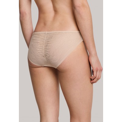 Schiesser Invisible Lace slip huidskleur